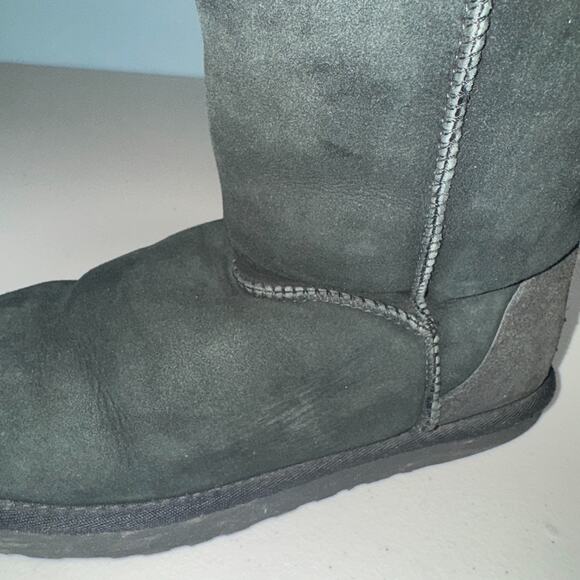 UGG Australia Womens 8 Boot Classic Short Outdoor Winter Warm Cool Weather Cozy - Picture 5 of 8